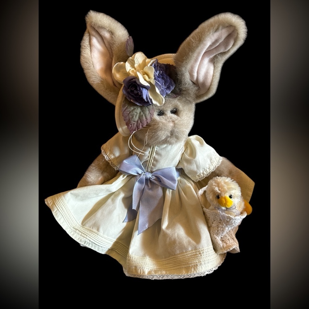 Bearington Bear Collection Bunny w/basket (chick inside.Soft, Fully Jointed NWOT